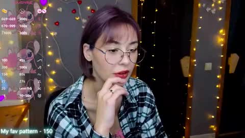 Snapshot of natalimillers chatting on 09.22.25 Natali online show from 09.22.25