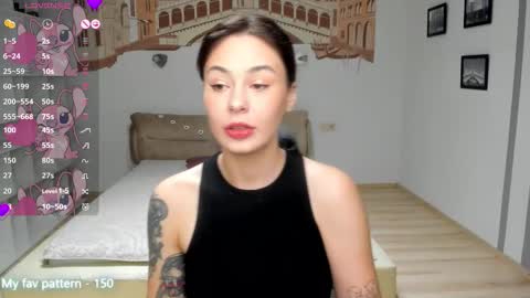 Snapshot of natalimillers chatting on 10.15.25 Natali online show from 10.15.25