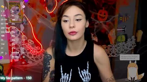 Snapshot of natalimillers chatting on 10.27.25 Natali online show from 10.27.25