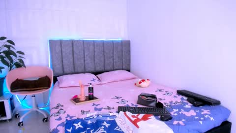 Snapshot of nataly_mcry chatting on 09.29.25 NATALY online show from 09.29.25