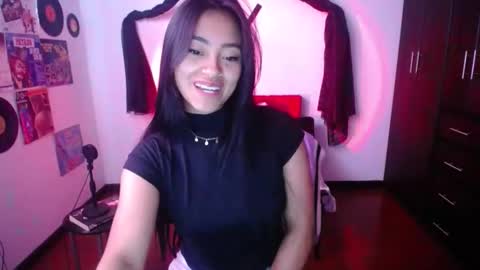Nataly Escobar online show from 12.23.24