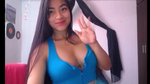 Nataly Escobar online show from 01.18.25