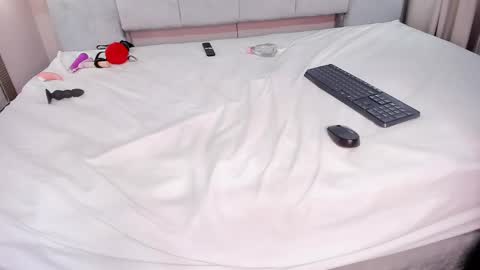 Snapshot of natalywilliams chatting on 02.18.25 Nataly online show from 02.18.25