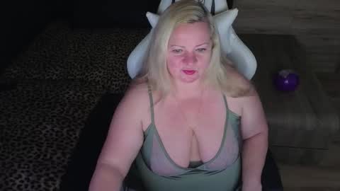 Snapshot of natascha1202 chatting on 10.20.25 Natalli online show from 10.20.25