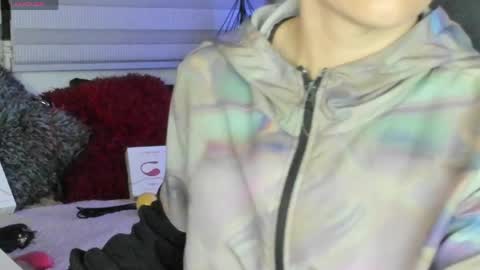Snapshot of natasha__logan chatting on 05.10.26 Natasha online show from 05.10.26