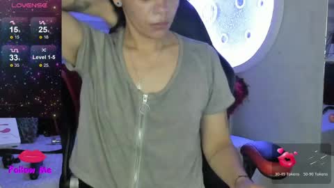Snapshot of natasha__logan chatting on 05.12.26 Natasha online show from 05.12.26