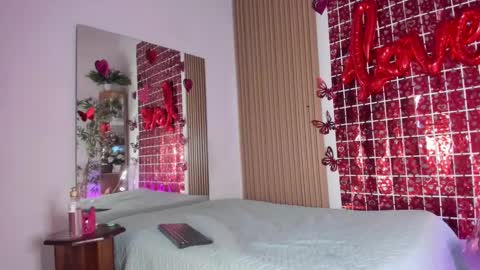 Natasha Sccott online show from 02.14.25