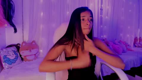 Snapshot of natasha_smith_ws chatting on 12.25.24 Natasha  online show from 12.25.24