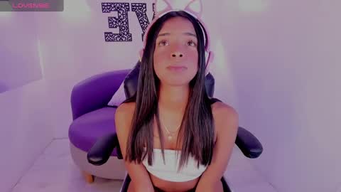 Snapshot of natasha_smith_ws chatting on 01.28.25 Natasha  online show from 01.28.25