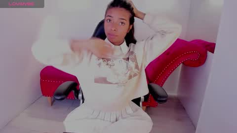 Snapshot of natasha_smith_ws chatting on 02.14.25 Natasha  online show from 02.14.25