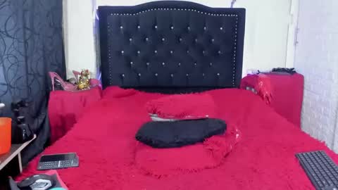 natashaburgos online show from 12.04.24