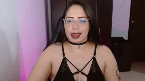 Snapshot of natashasmithe chatting on 09.27.25 Natasha Smithe online show from 09.27.25