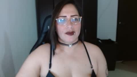 Snapshot of natashasmithe chatting on 10.12.25 Natasha Smithe online show from 10.12.25