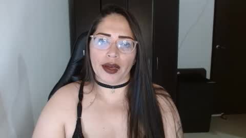 Snapshot of natashasmithe chatting on 10.28.25 Natasha Smithe online show from 10.28.25