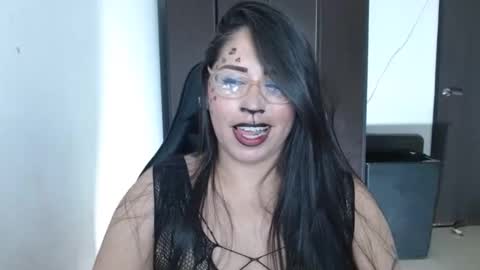 Snapshot of natashasmithe chatting on 10.31.25 Natasha Smithe online show from 10.31.25