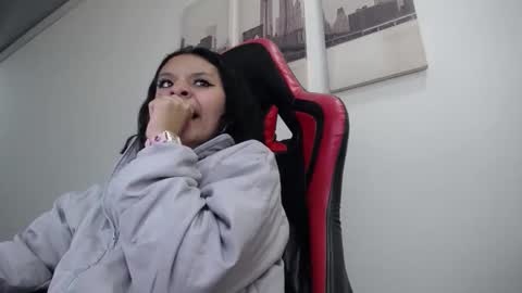 Snapshot of natashax_hot chatting on 11.19.25 Natashax online show from 11.19.25