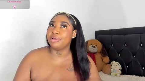 Snapshot of natassha_brown chatting on 02.19.25 Natassha online show from 02.19.25