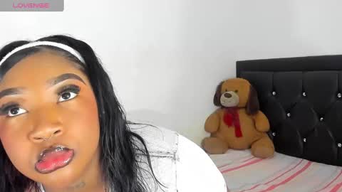 Snapshot of natassha_brown chatting on 02.25.25 Natassha online show from 02.25.25