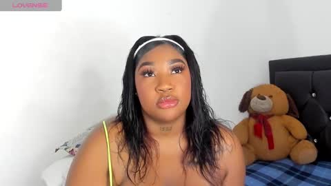 Snapshot of natassha_brown chatting on 03.05.25 Natassha online show from 03.05.25