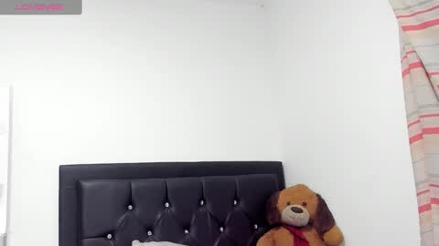 Snapshot of natassha_brown chatting on 03.12.25 Natassha online show from 03.12.25