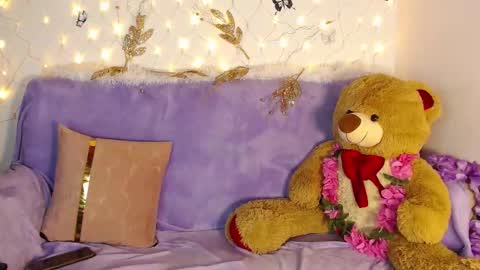 nathalia online show from 10.18.25