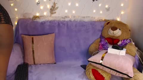 nathalia online show from 10.21.25