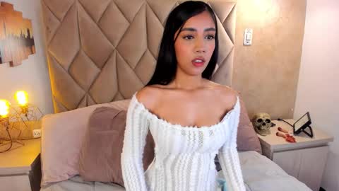 NATH QUIM online show from 11.12.25