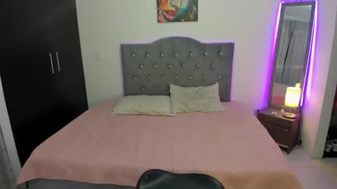 Snapshot of natha_rosse chatting on 01.18.26 Nathalia Take surprises in our chat. 25tkns for a hot pic. Follow me. online show from 01.18.26