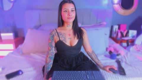 Snapshot of nathalia_stone_ chatting on 02.01.26 nathalia stone online show from 02.01.26