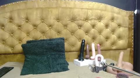 Nathalia online show from 12.30.24