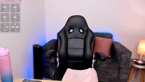 Snapshot of nathalie_29 chatting on 03.11.25 NATHALIE online show from 03.11.25