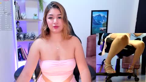 Snapshot of nathalie_29 chatting on 10.07.25 NATHALIE online show from 10.07.25