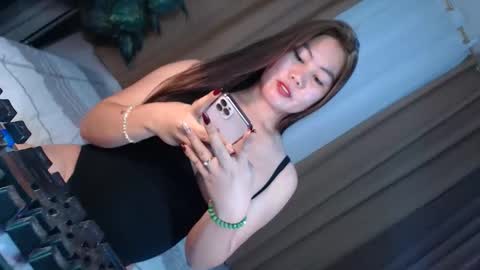 Queen Marga online show from 12.16.25