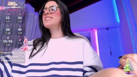 Snapshot of nathalie_rivers chatting on 12.17.24 NATHALIE online show from 12.17.24