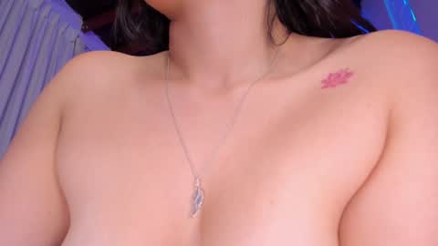 Snapshot of nathalie_rivers chatting on 01.10.25 NATHALIE online show from 01.10.25