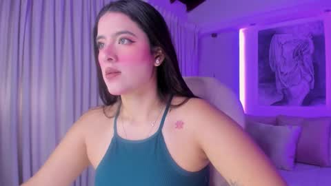 Snapshot of nathalie_rivers chatting on 10.18.25 NATHALIE online show from 10.18.25