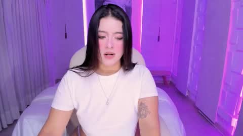 Snapshot of nathalie_rivers chatting on 10.31.25 NATHALIE online show from 10.31.25