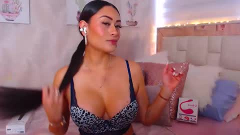 Nathalie Rose online show from 09.21.25