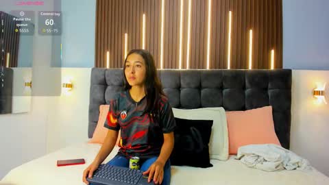 Snapshot of nathaly__rosse chatting on 10.14.25 ... Nathaly ... online show from 10.14.25