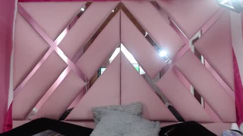 nathaly low online show from 12.04.24