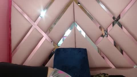 nathaly low online show from 01.08.26