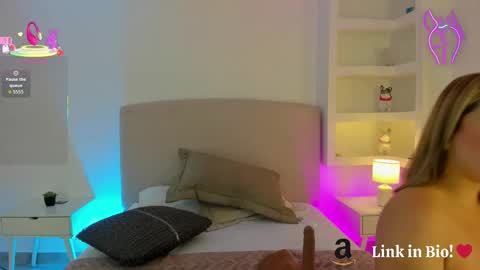 Snapshot of nathalyn05 chatting on 10.14.25 NATHALY online show from 10.14.25