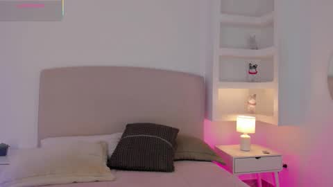 Snapshot of nathalyn05 chatting on 11.03.25 NATHALY online show from 11.03.25