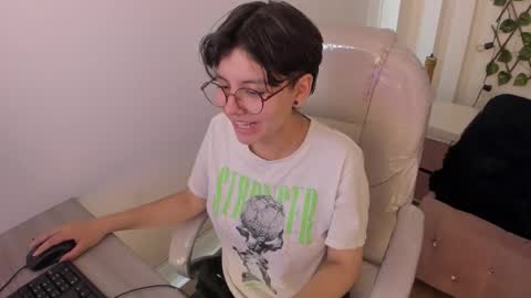 Snapshot of nathalyy_ds chatting on 10.21.25 nathalyy_ds online show from 10.21.25