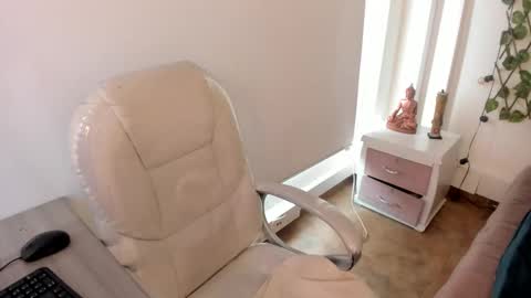 Snapshot of nathalyy_ds chatting on 11.22.25 nathalyy_ds online show from 11.22.25