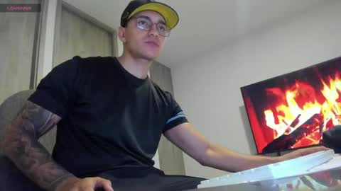 Snapshot of nathan_gross chatting on 04.10.26 nathan_gross online show from 04.10.26