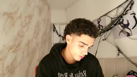 Snapshot of nathan_shimmer chatting on 10.27.25 nathan_shimmer online show from 10.27.25