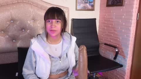 Natalia Torres online show from 02.07.25