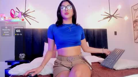 Snapshot of nattashaa7 chatting on 09.21.25 nattashaa online show from 09.21.25