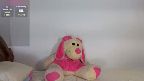 Snapshot of nattyqueen_ chatting on 10.21.25 NattyQueen online show from 10.21.25